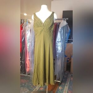 Jones New York 100% Silk Gown, Tea Length (size 14)